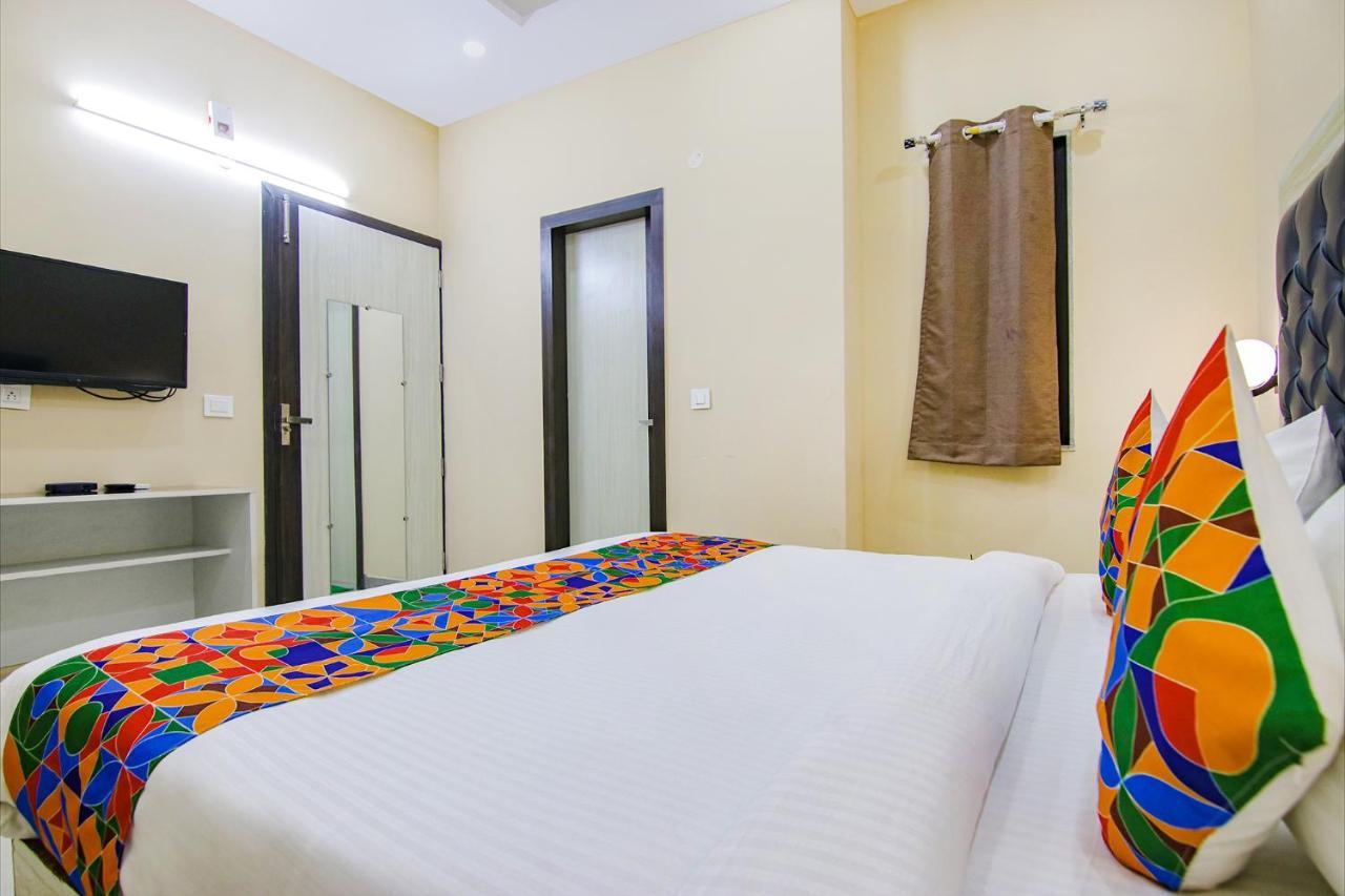 Fabhotel Ashok Vihar - Nr North Campus, Delhi University Нью-Делі Екстер'єр фото